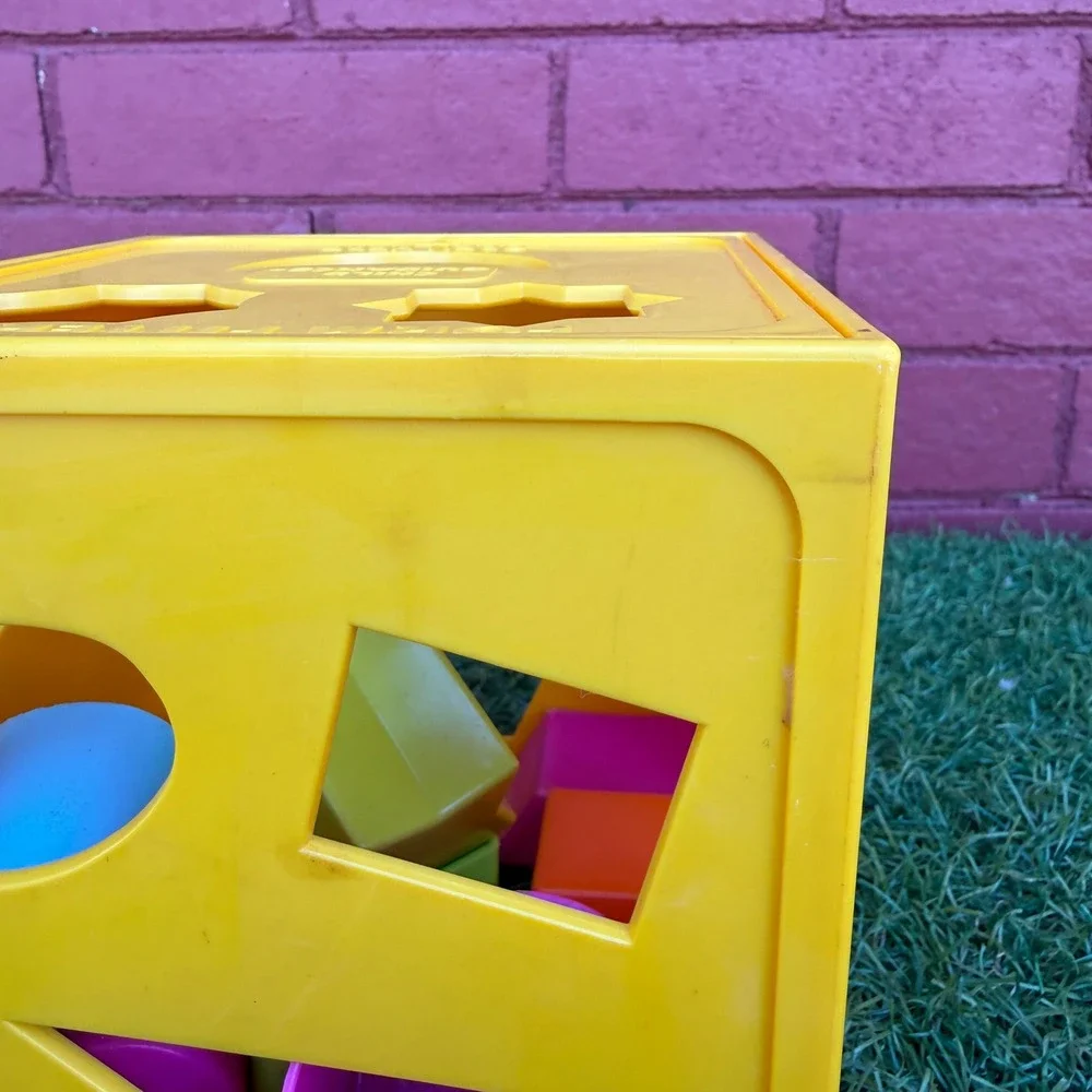 Vintage Child Guidance Form‎ Fitter Shape Sorter Cube Yellow with 9 Shapes